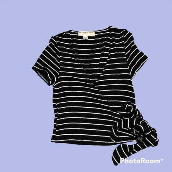 Urban Outfitters Project Social T Tie Front Crop Top - Picture 3 of 10